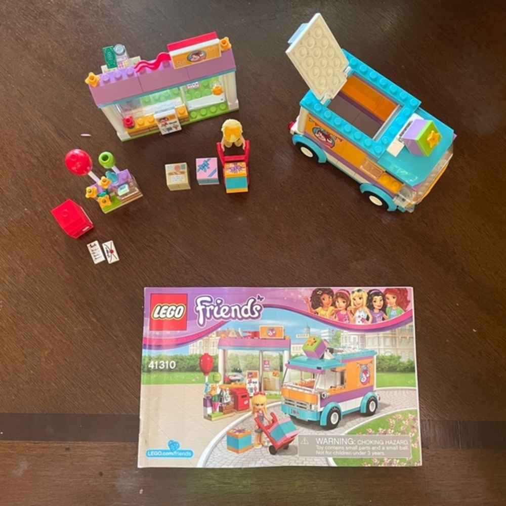 Lego Friends: Heartlake Gift Delivery (41310) Complete--185 pieces--no box
